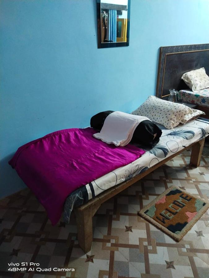 Bed & Breakfast Suraj *